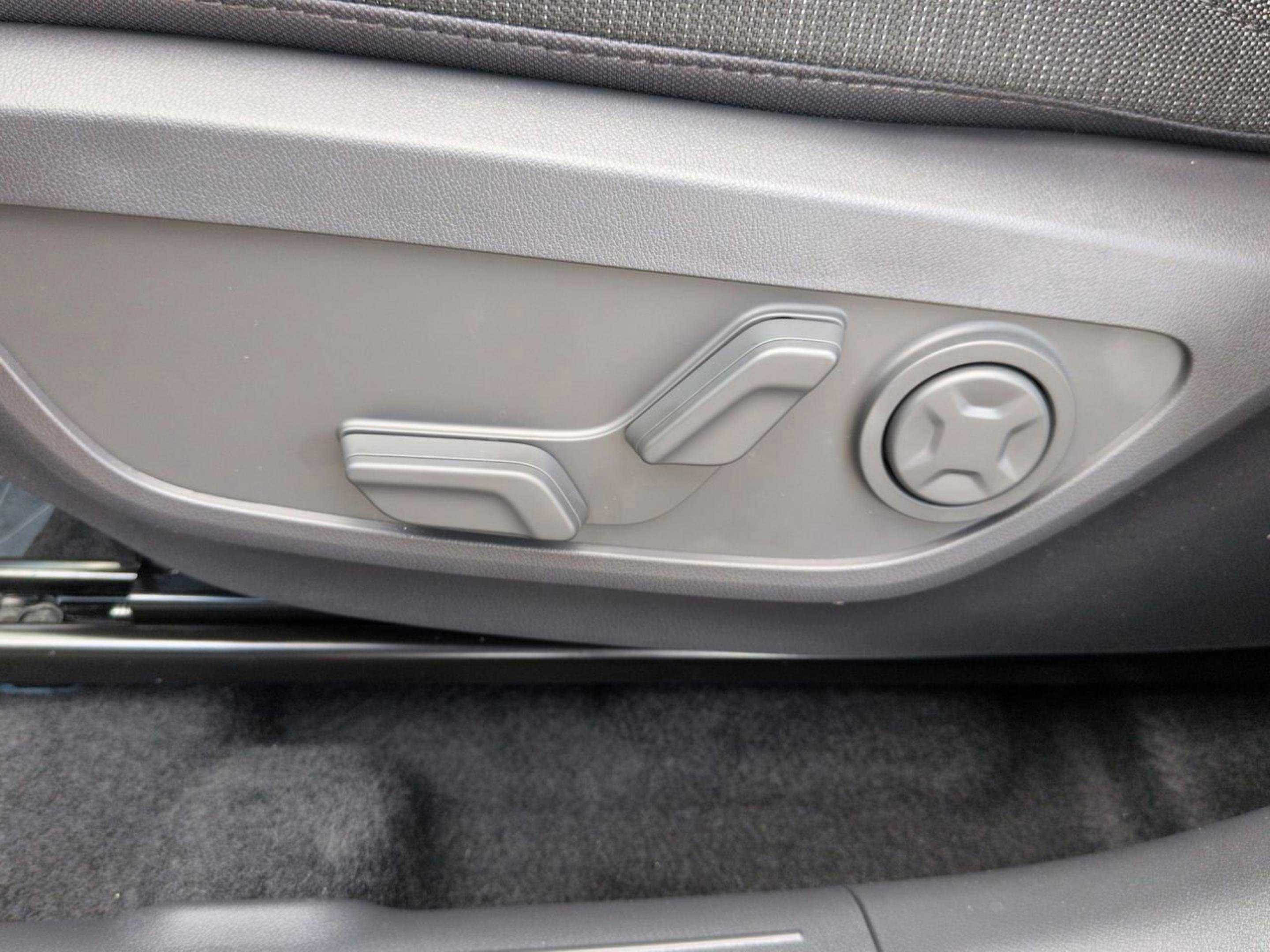 New 2027 Frost Blue Kia S image 22