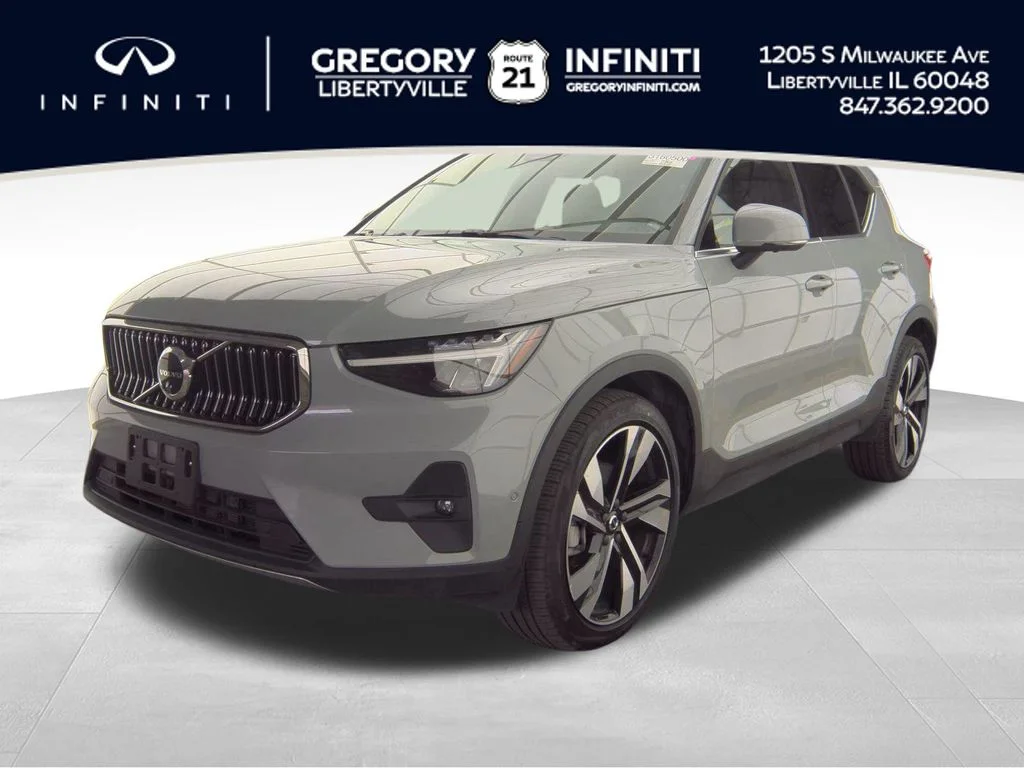 2025 Volvo XC40 B5 Plus Bright AWD's photo