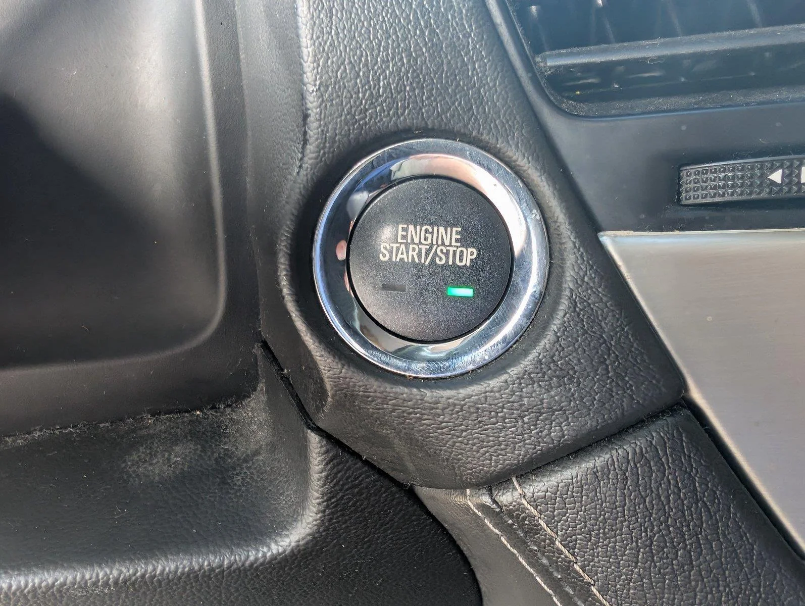 Used 2019 Satin Steel Metallic GMC Denali image 23