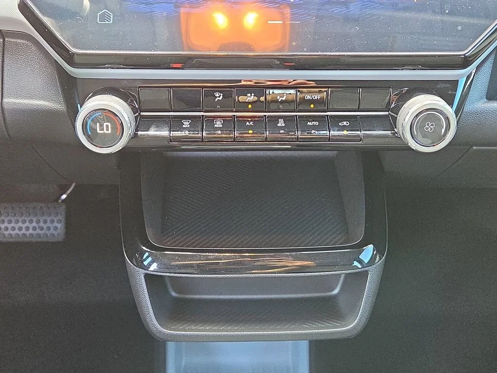 New 2027 Summit White Chevrolet LT image 6