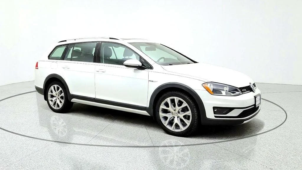 Used 2017 Pure White Volkswagen 1.8T SEL DSG image 3