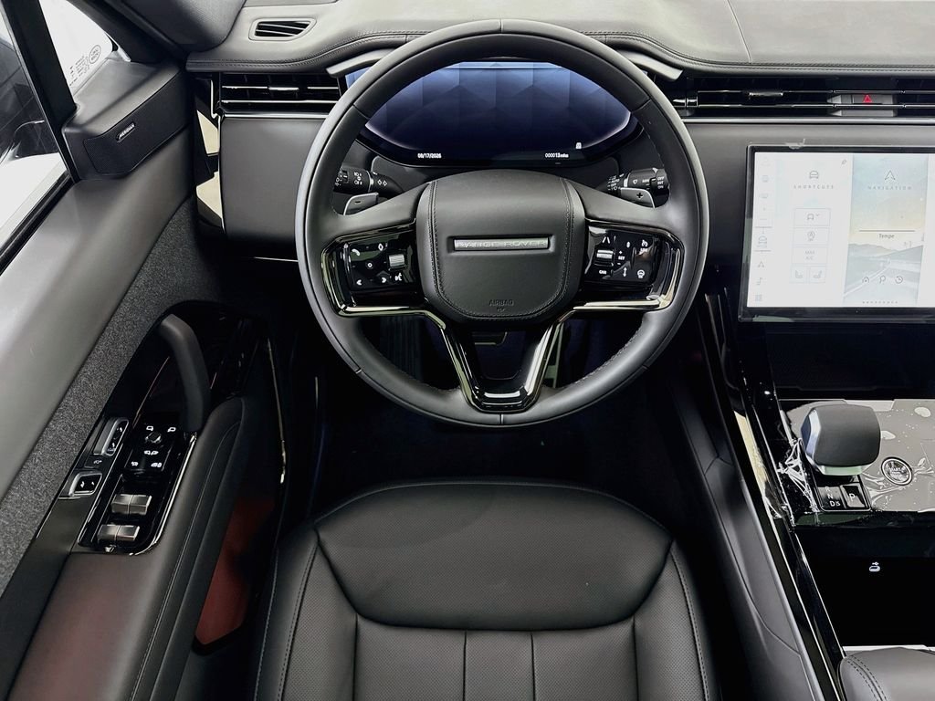 New 2026 Santorini Black Land Rover Dynamic SE image 10