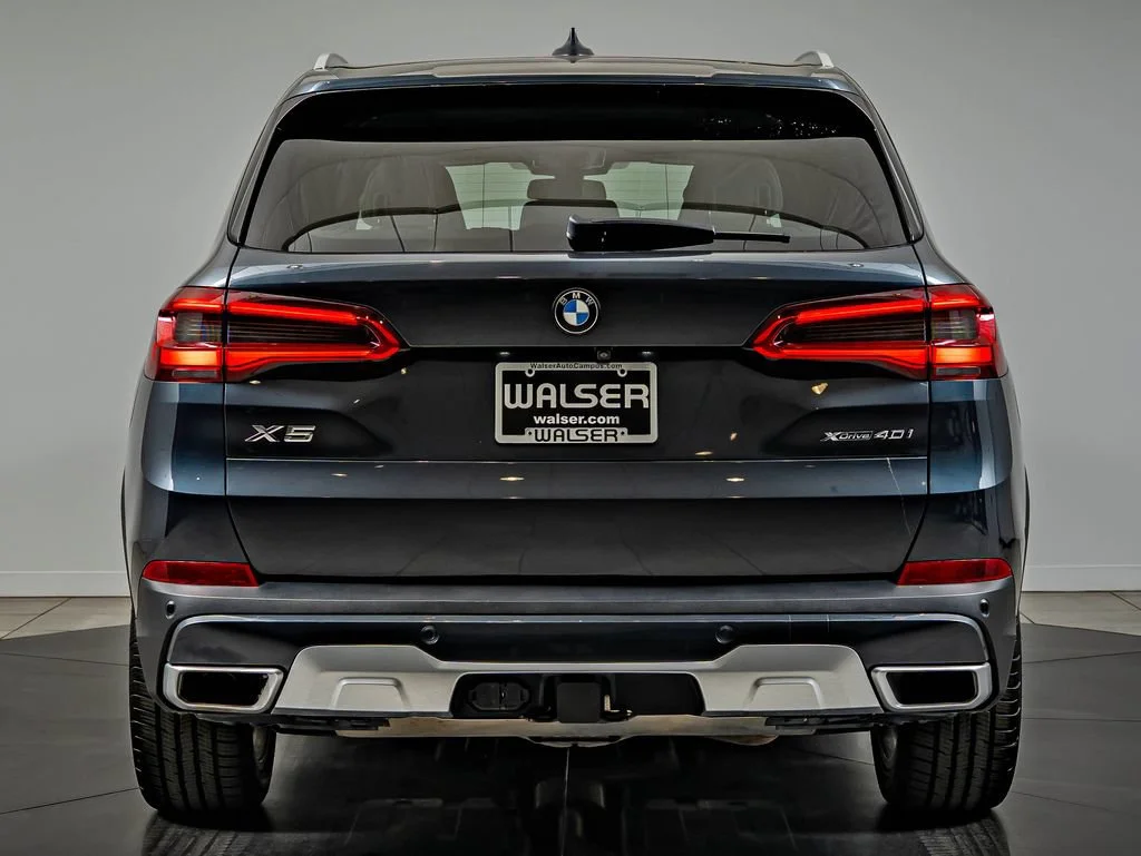 Used 2019 Arctic Gray Metallic BMW xDrive40i image 6