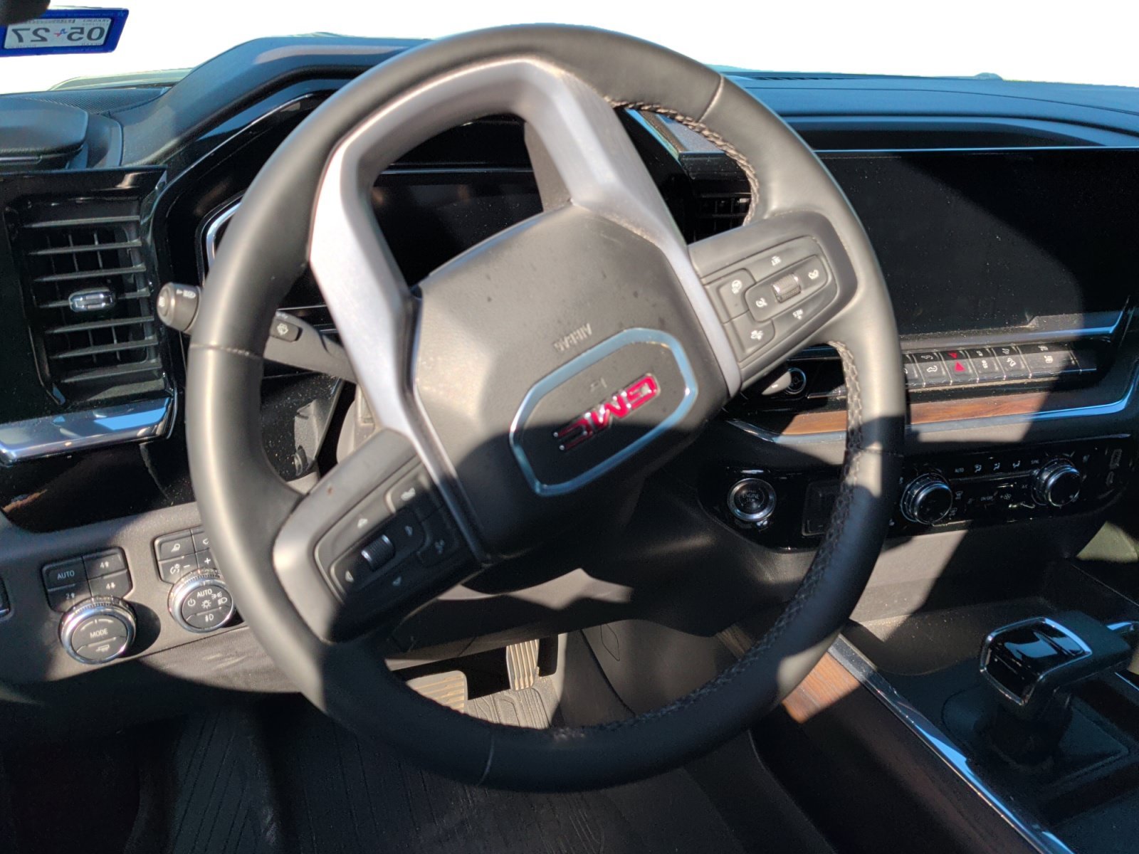 Used 2024 Sterling Metallic GMC SLT image 11