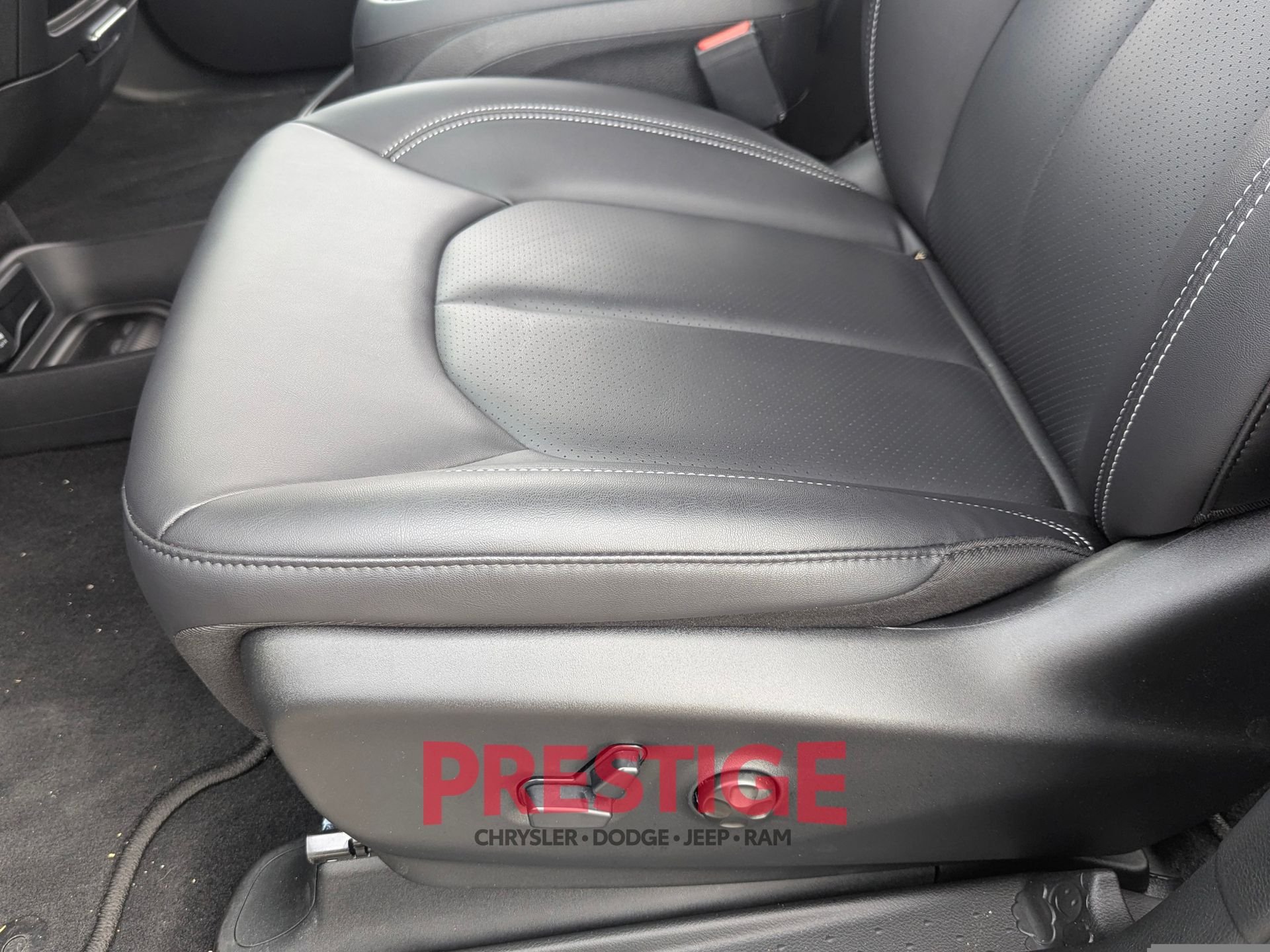 2026 Chrysler Voyager LX - Photo 25
