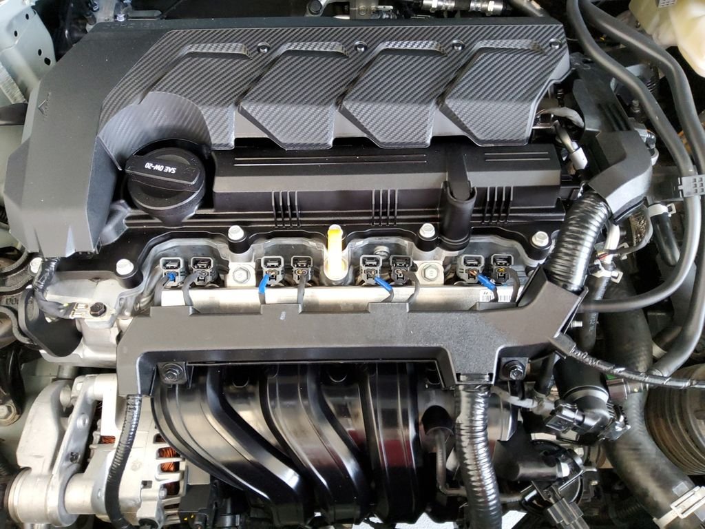 Used 2025 Green Hyundai SEL image 21