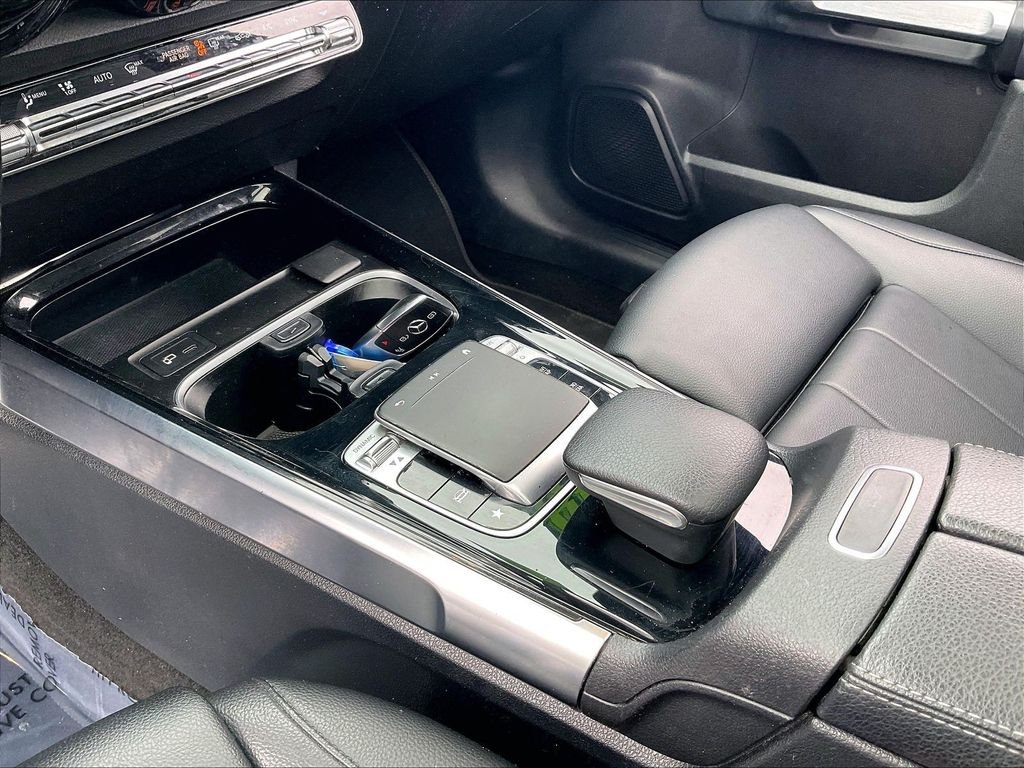 Used 2020 Cosmos Black Metallic Mercedes-Benz GLB 250 image 19