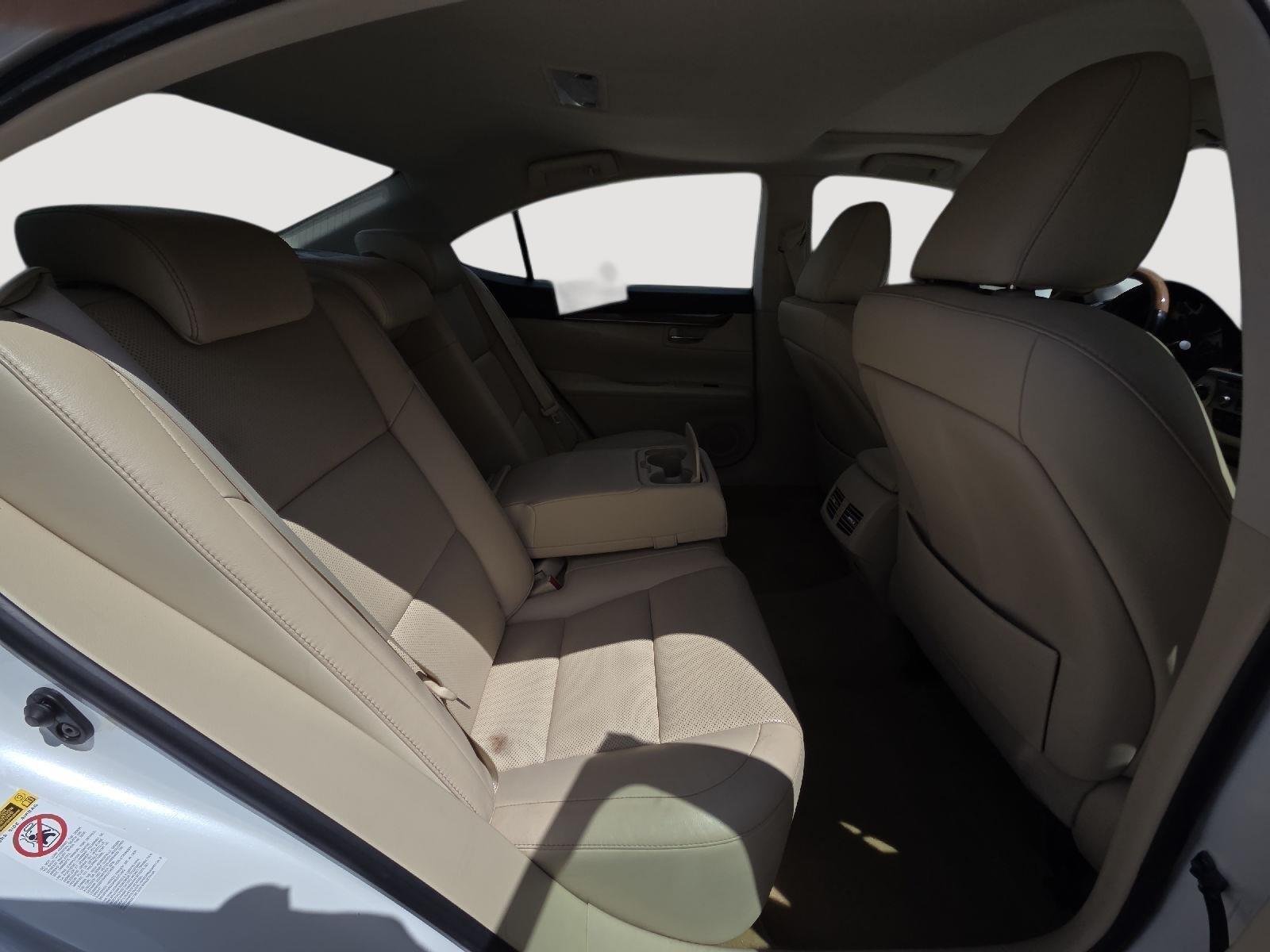 Used 2013 Starfire Pearl Lexus Hybrid image 13