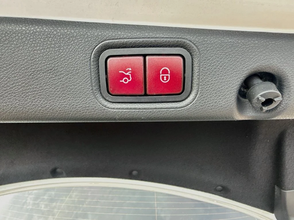 Used 2020  Mercedes-Benz E 350 image 30