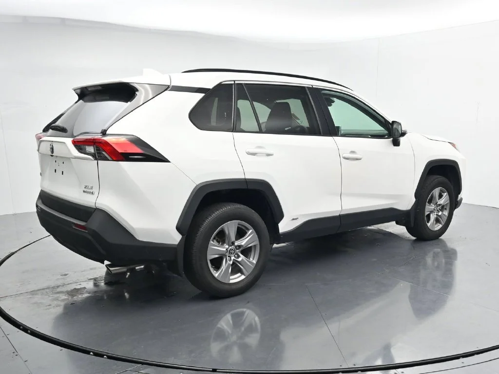Used 2024 White Toyota XLE image 7