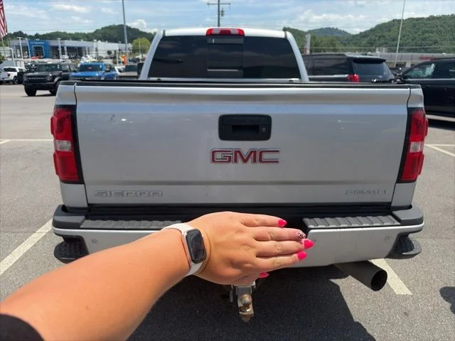 Used 2017 Silver GMC Denali image 12