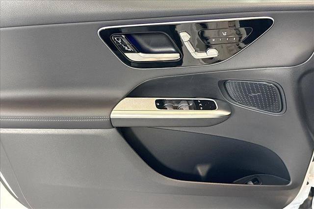 New 2026 Polar White Mercedes-Benz GLC 300 image 46