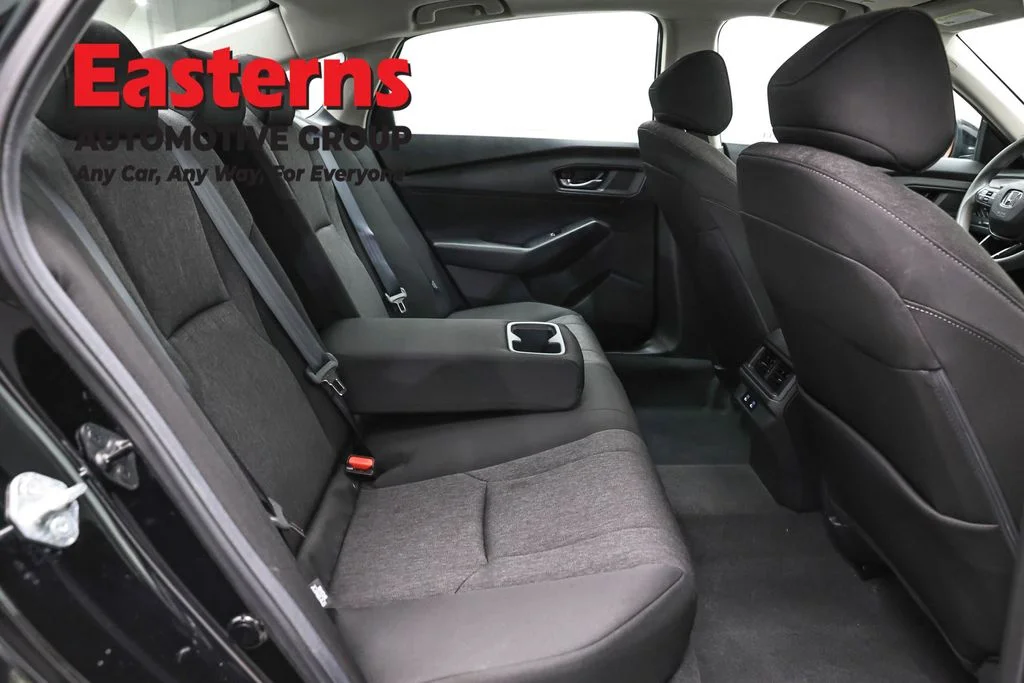 Used 2025 Black Honda SE image 22