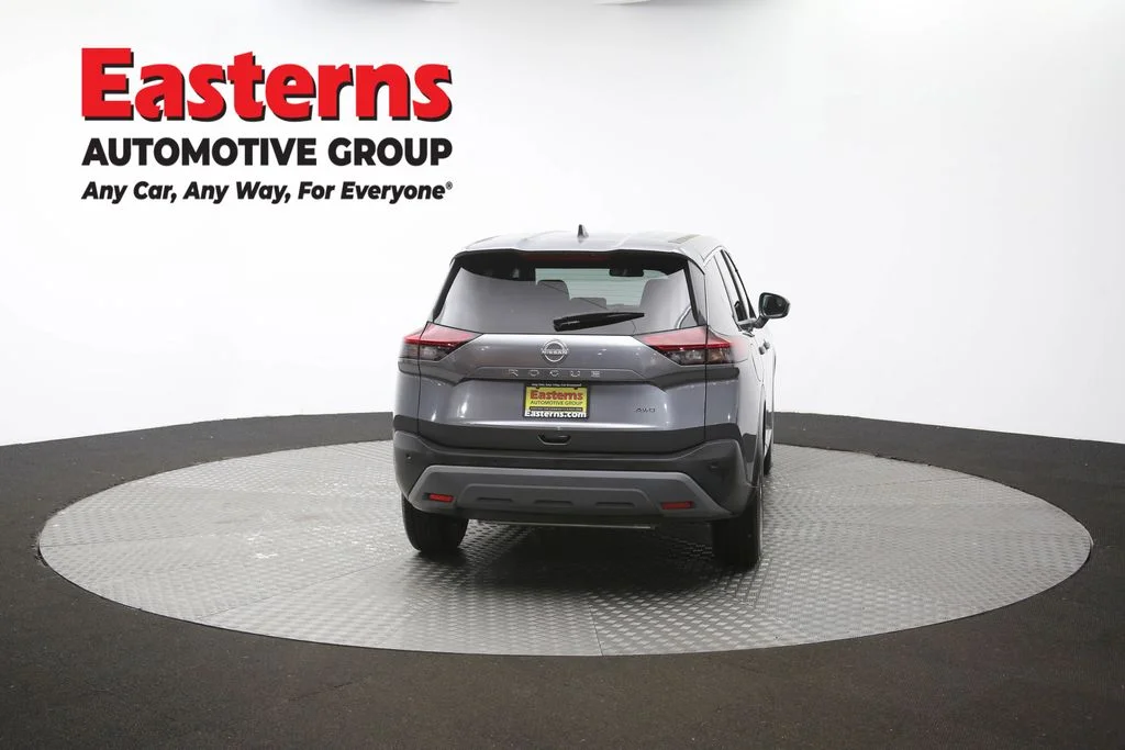 Used 2023 Gray Nissan S image 37