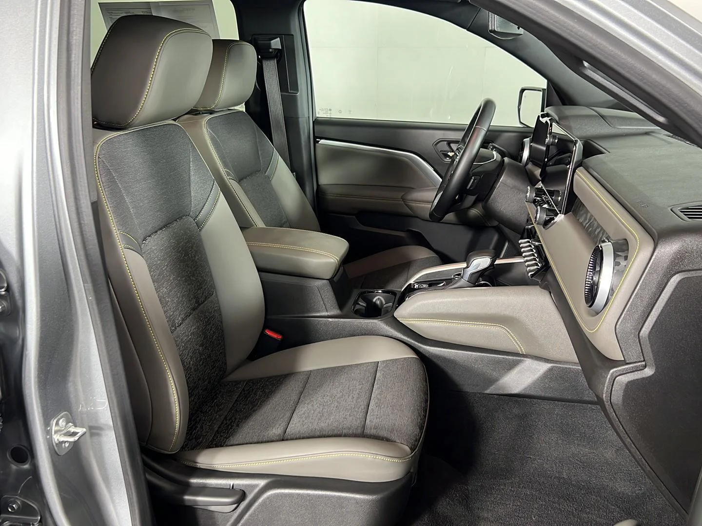Used 2024 Sterling Gray Metallic Chevrolet ZR2 image 27