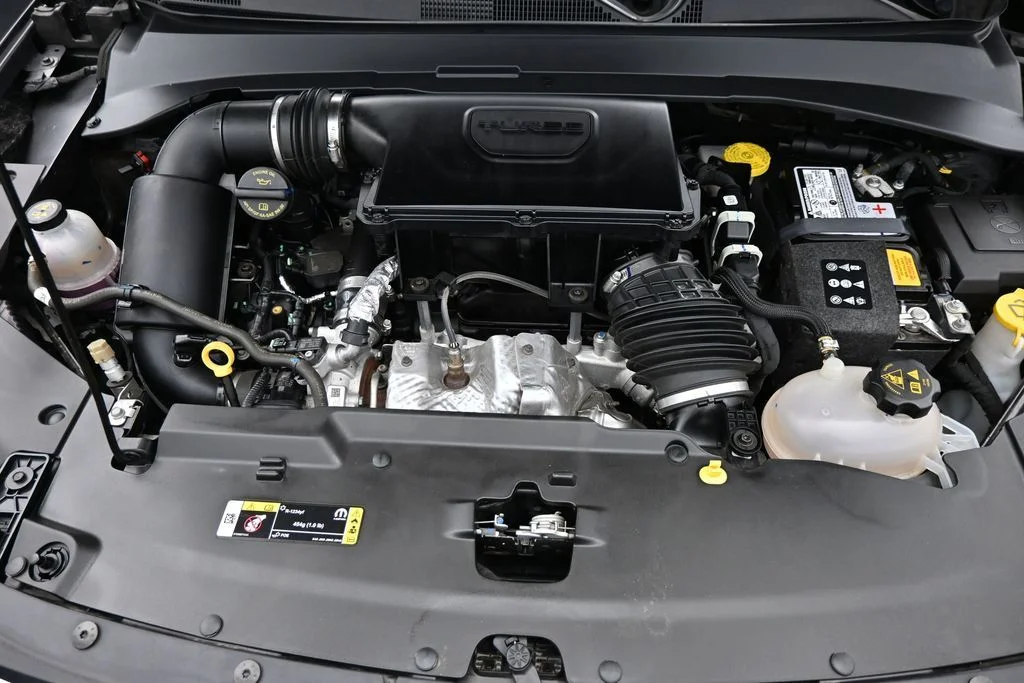 Used 2024 Gray Jeep Latitude image 15