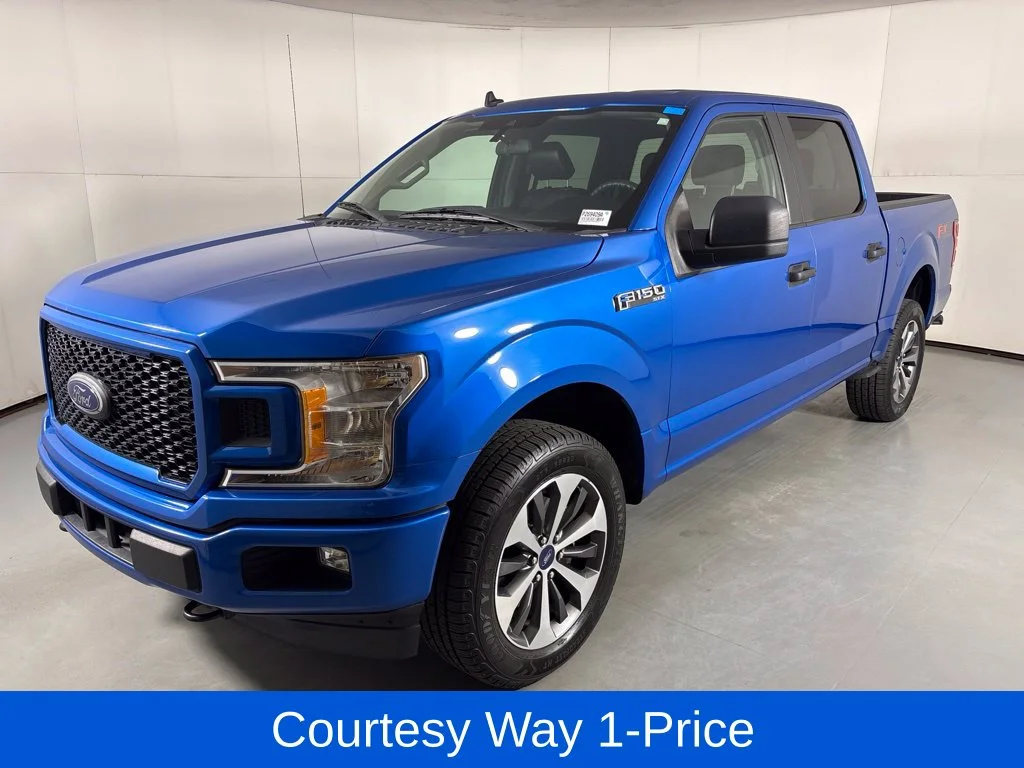 Used 2020 Blue Ford XL image 5