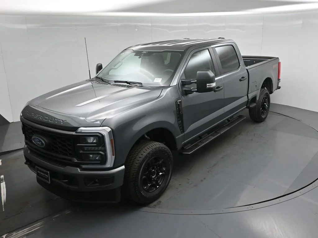 New 2026 Gray Ford XL image 30