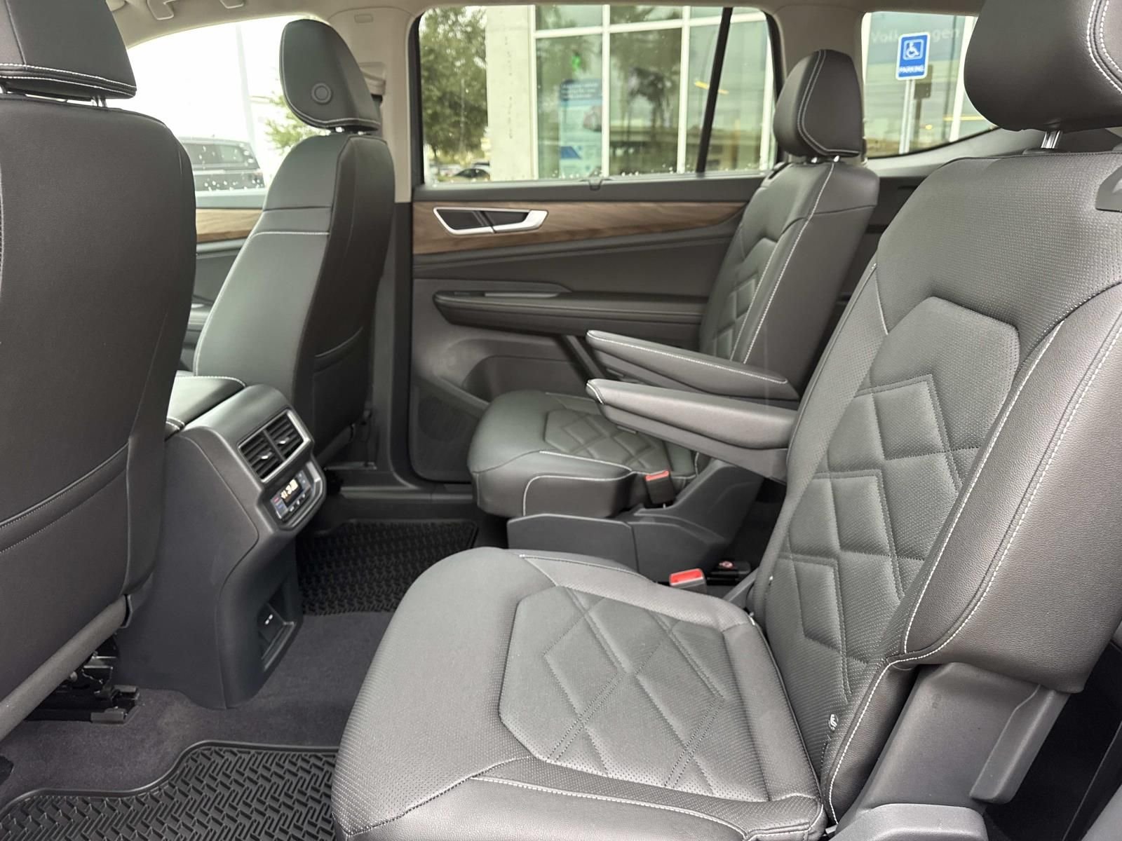 2026 Volkswagen Atlas SE w/Tech - Photo 8