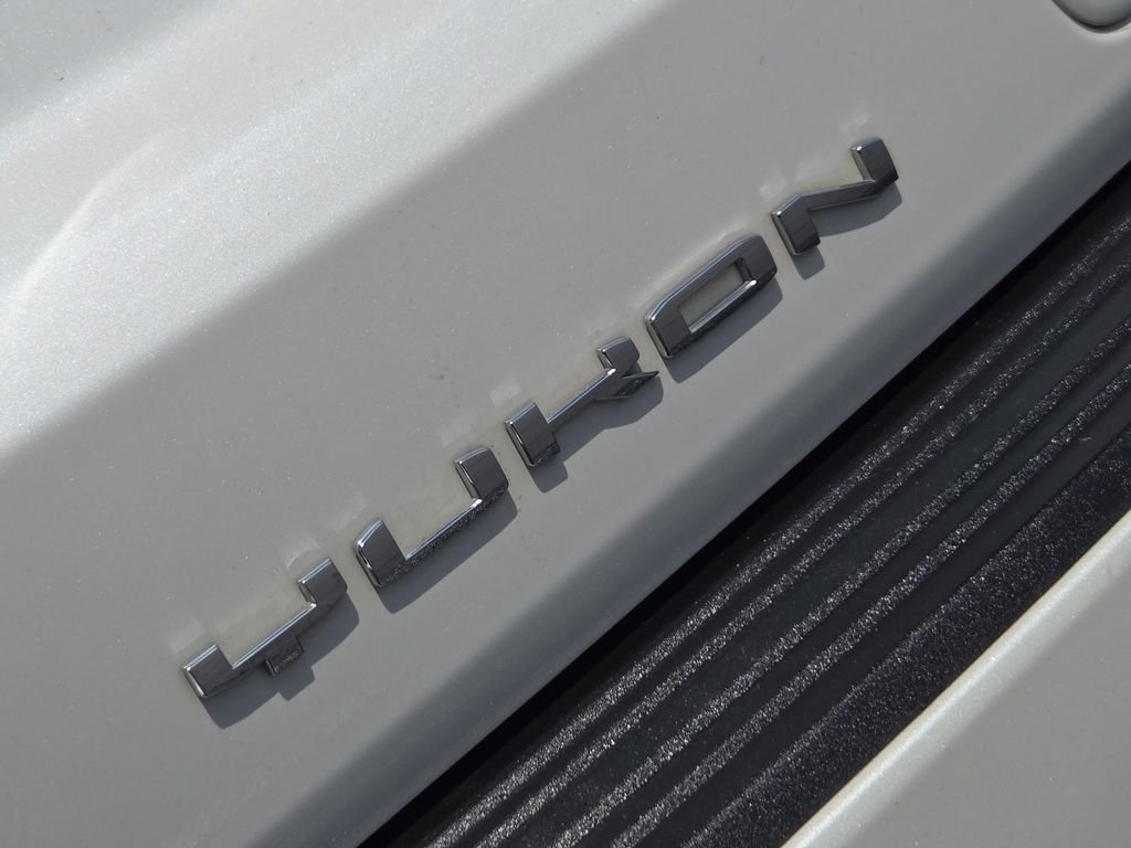 Used 2024 White GMC Denali image 12