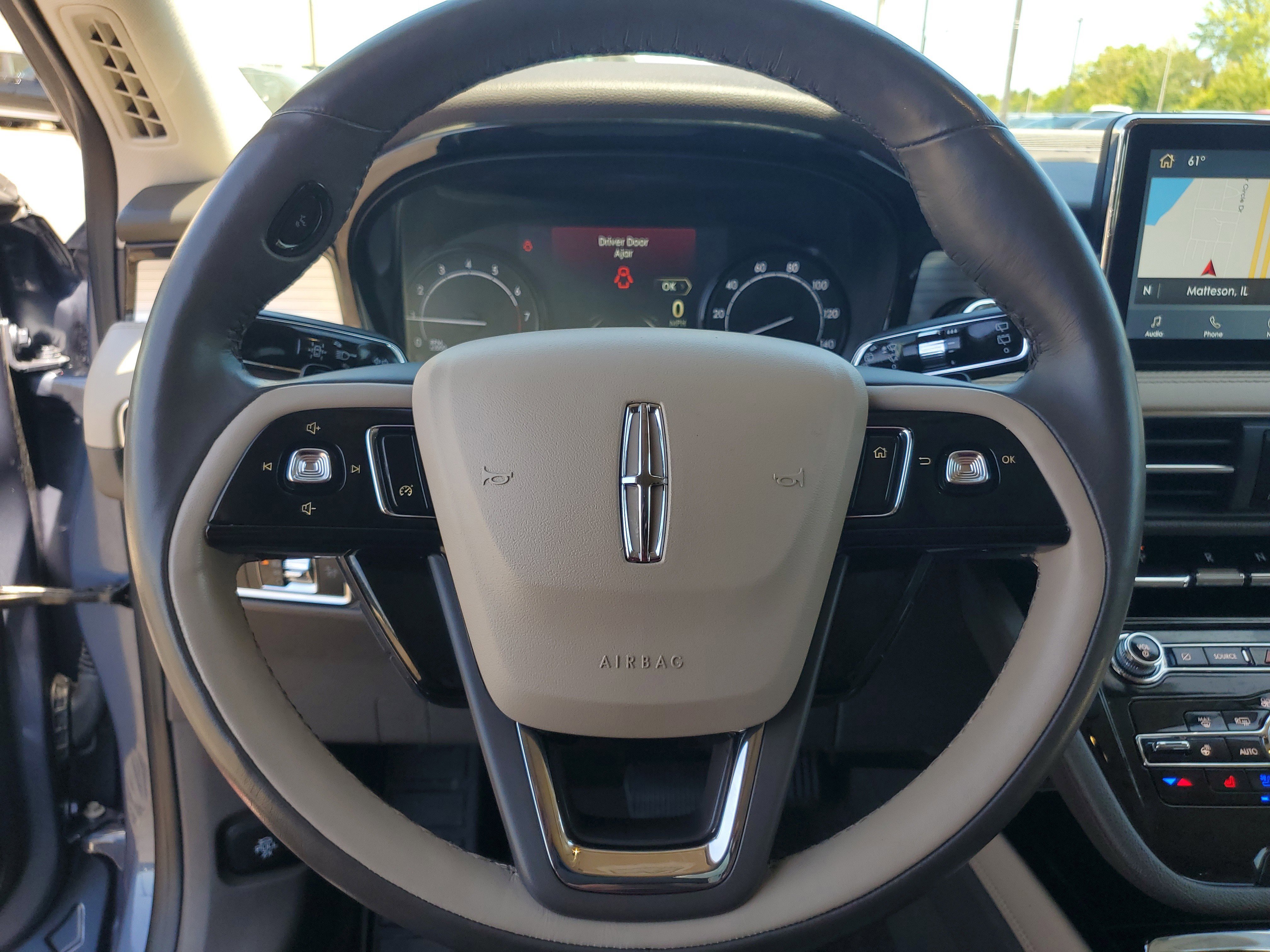 Used 2022 Gray Lincoln Standard image 23