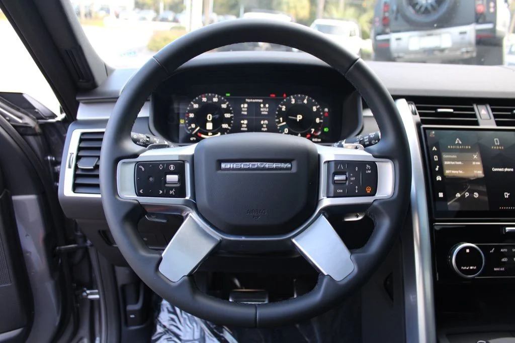 Certified Used 2025 Eiger Grey Metallic Land Rover Dynamic SE image 16