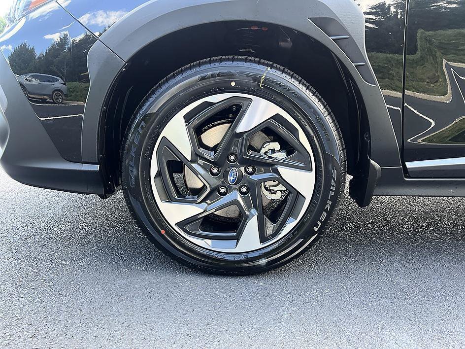 New 2026 CRYSTAL BLACK SILICA Subaru Limited image 8
