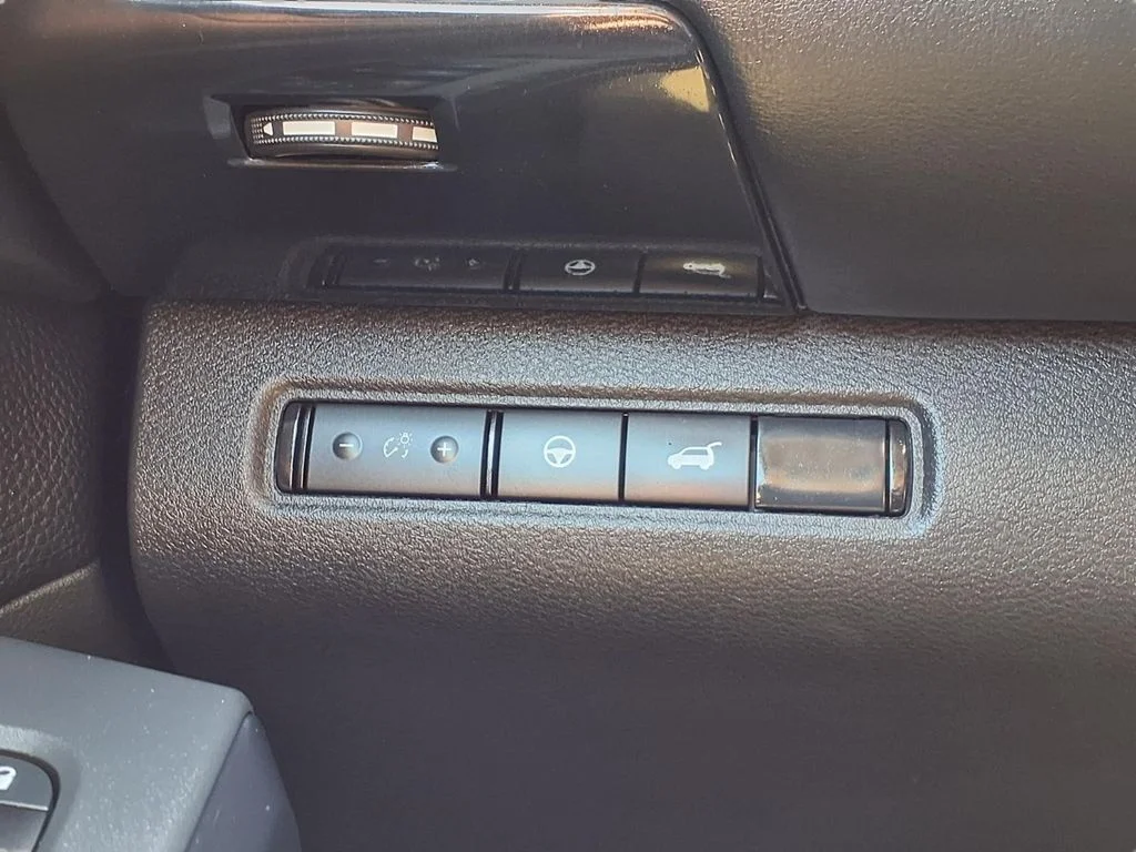 Used 2025 Silver Nissan SV image 17