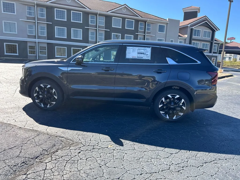 2026 Kia Sorento EX - Photo 6