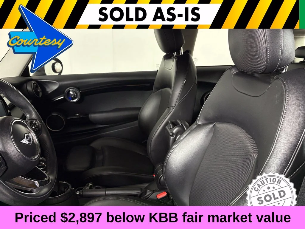 Used 2015 Red MINI Base image 16