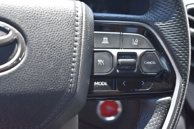 Used 2023 White Toyota SR5 image 23