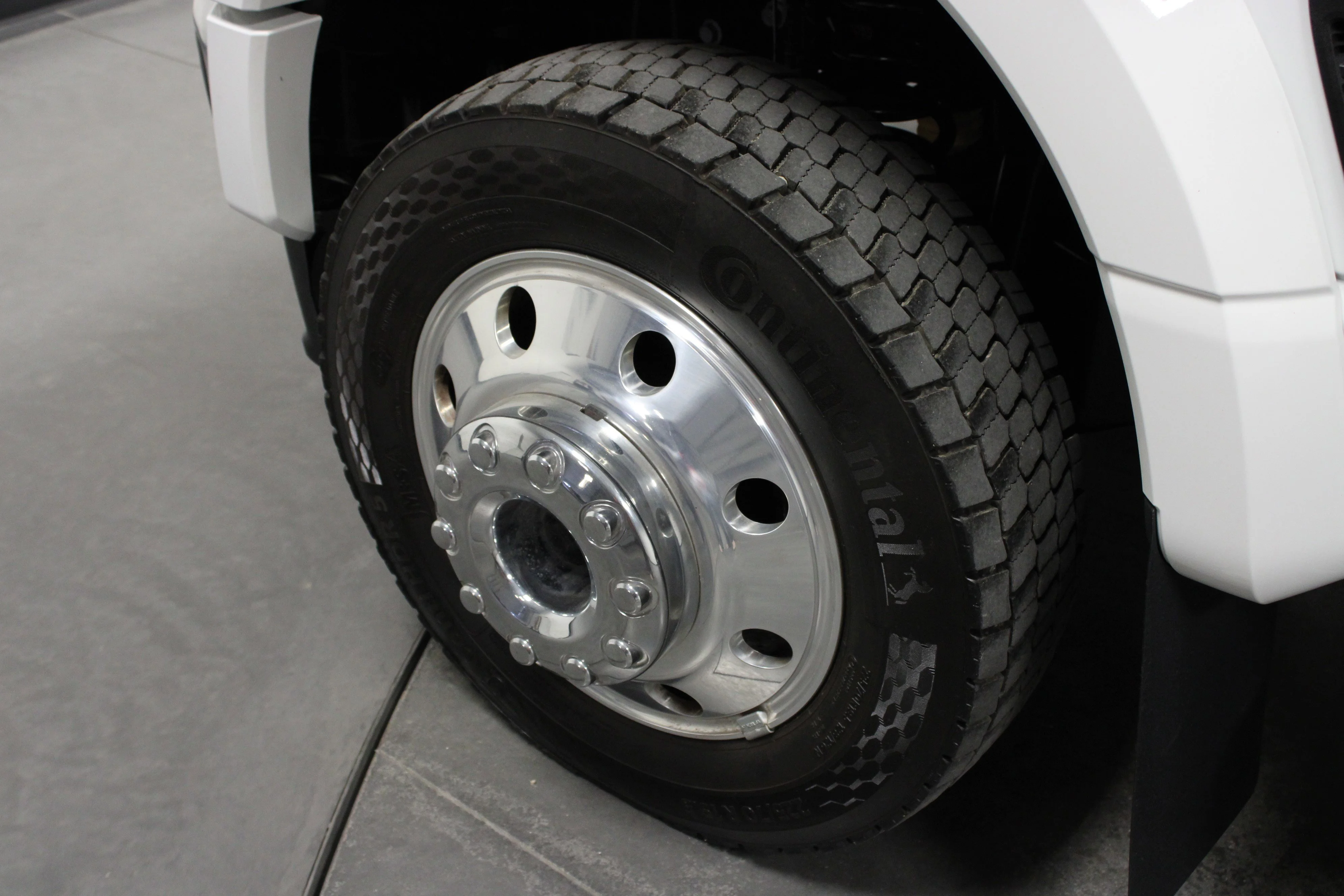 Used 2026 Oxford White Ford XLT image 10