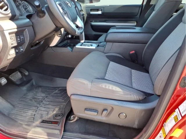 Used 2016 Red Toyota SR5 image 15