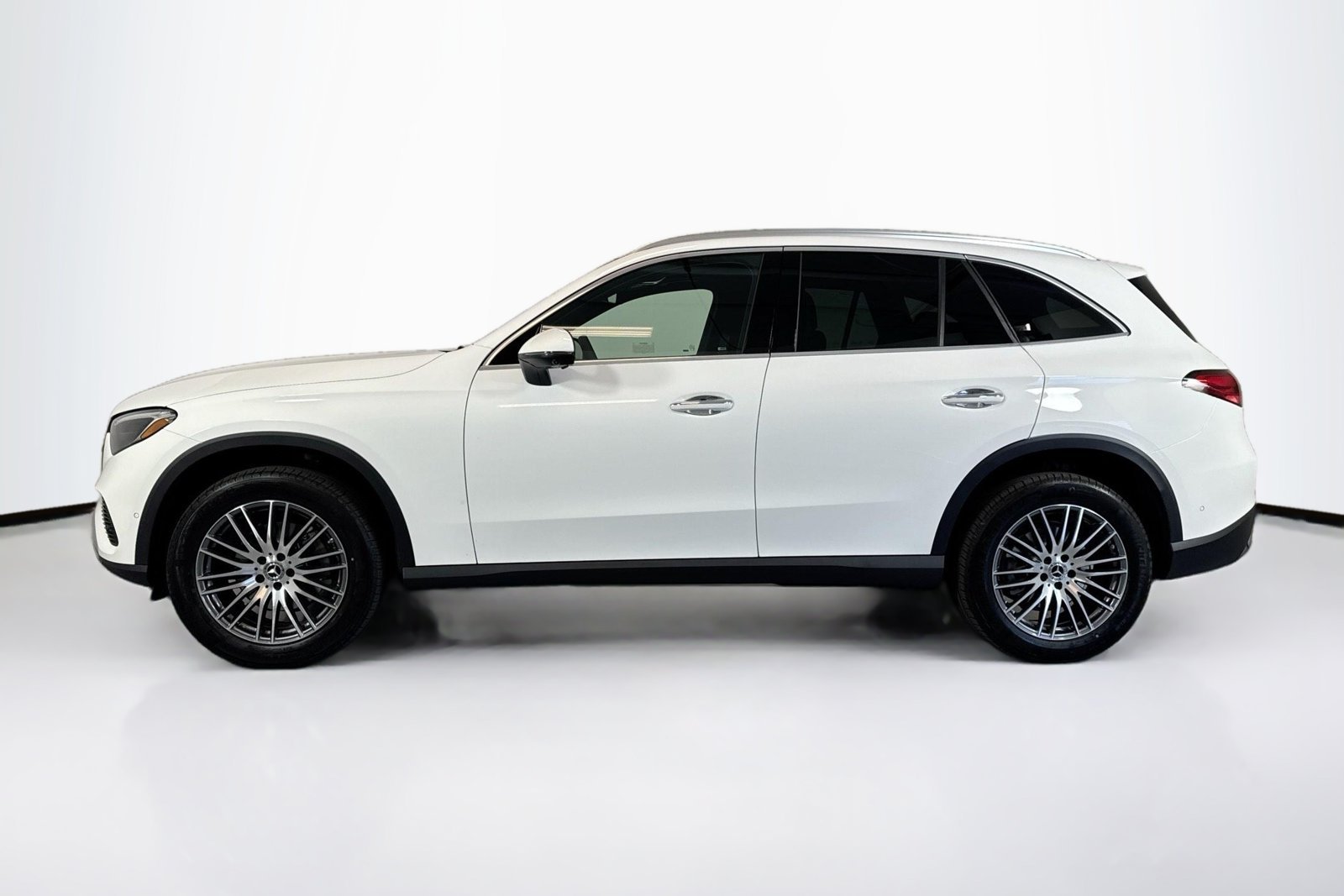 New 2026 Polar White Mercedes-Benz GLC 300 image 8