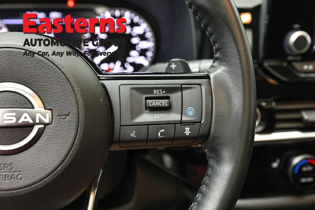 Used 2023 White Nissan SV image 16