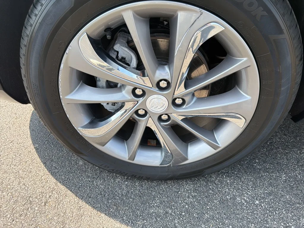 Used 2023 Sapphire Buick Essence image 8