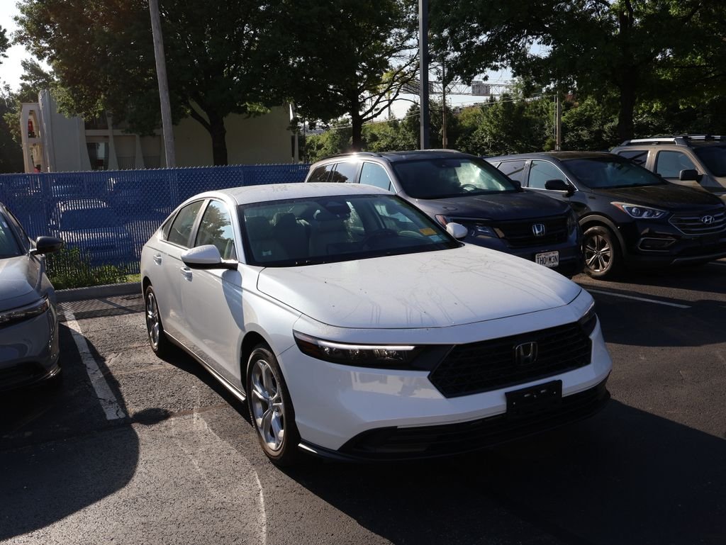 Used 2024  Honda LX image 1