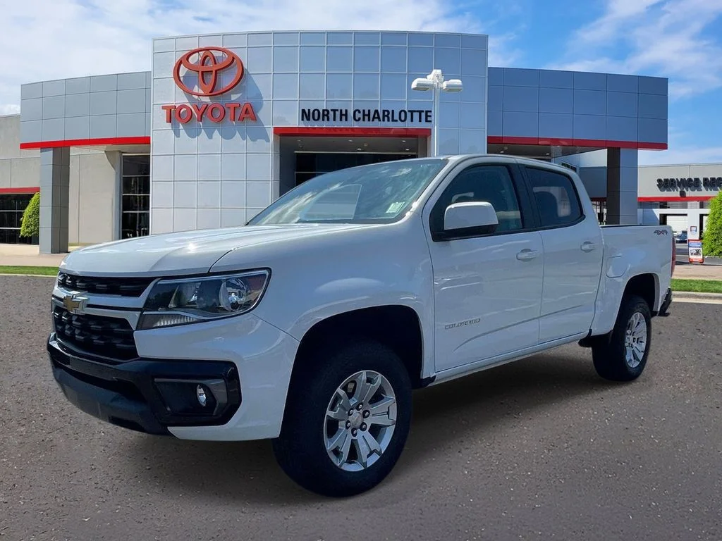 Used 2022 White Chevrolet LT image 5