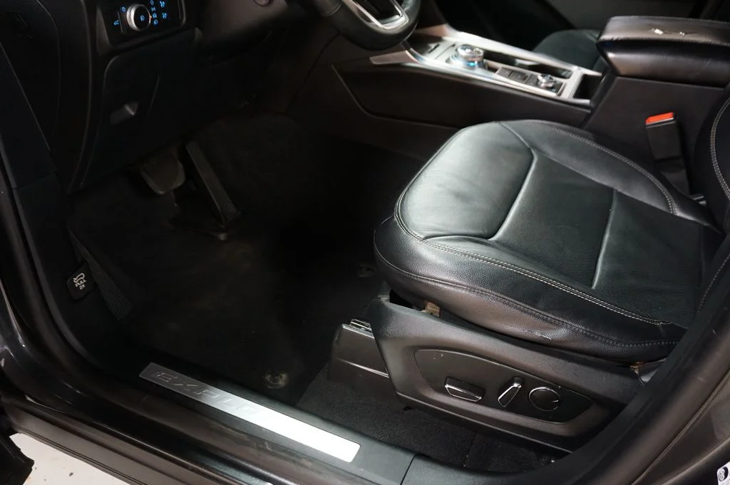 Used 2020 Magnetic Ford Limited image 37