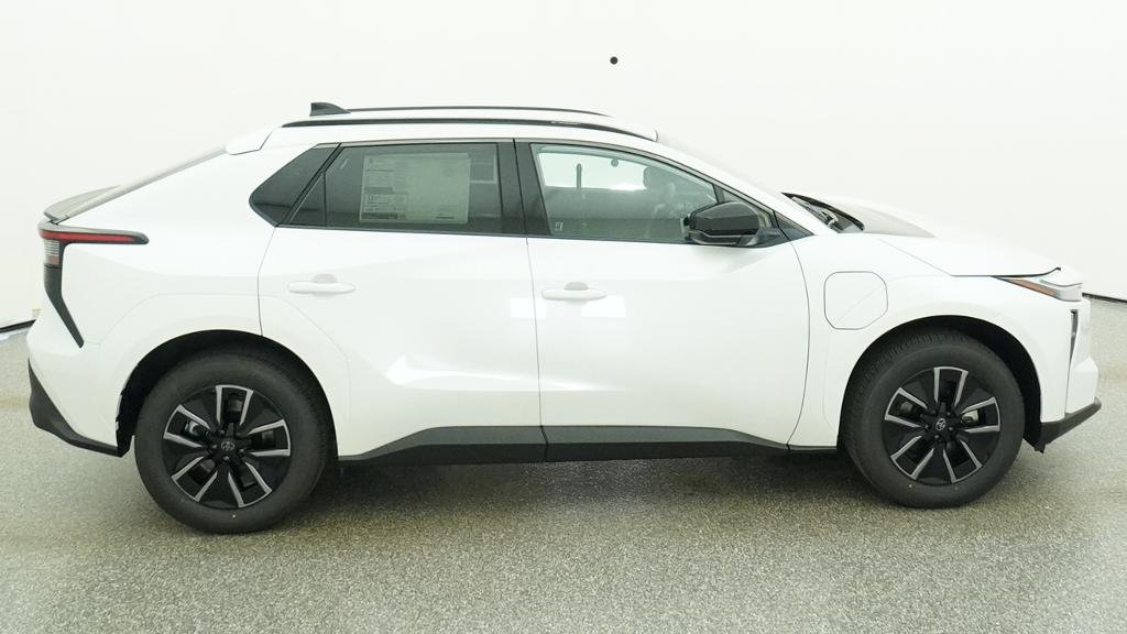 New 2026 Wind Chill Pearl Toyota XLE image 14