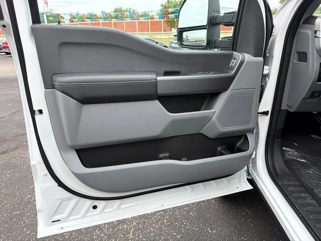 New 2027 Oxford White Ford XL image 9