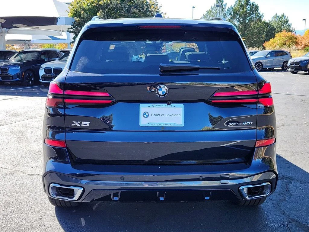 Used 2026 Carbon Black Metallic BMW xDrive40i image 4