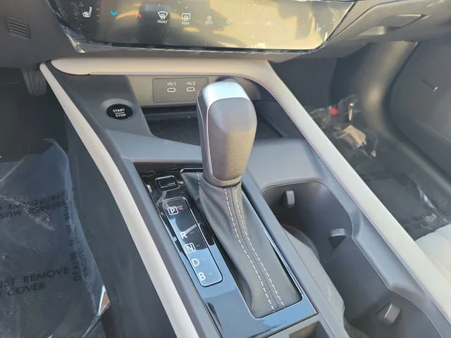 New 2026 Aspen White TriCoat Nissan SL image 19