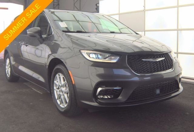 2023 Chrysler Pacifica's photo