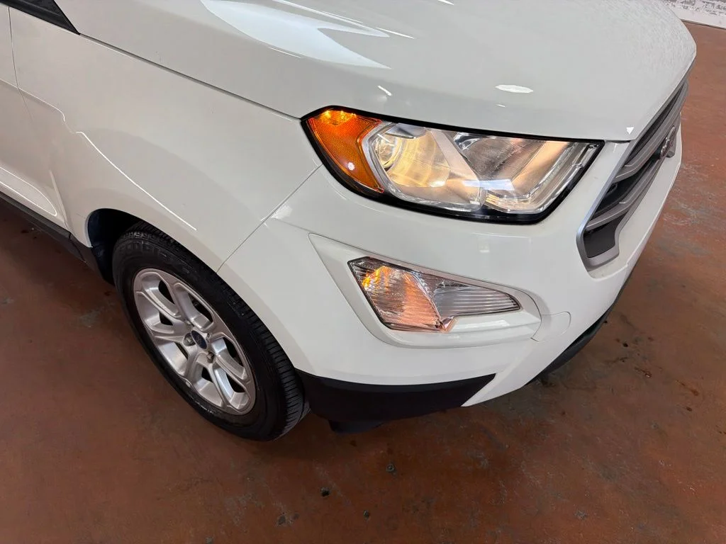 Used 2021 White Ford SE image 9