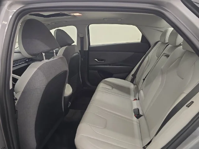 Used 2025 Metal Hyundai Limited image 16