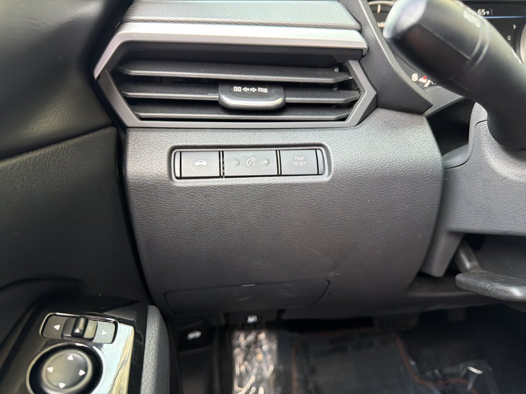 Used 2025 Grey Nissan SR image 25