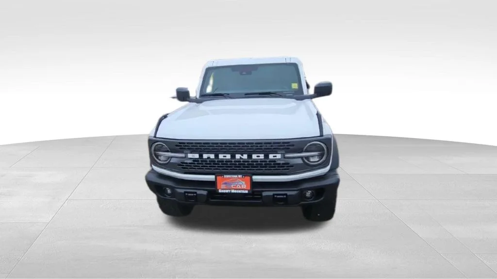 New 2025 Oxford White Ford Badlands® image 3