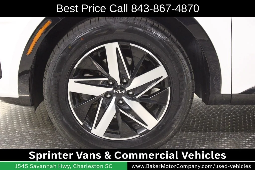 Used 2023 White Pearl Kia S image 16