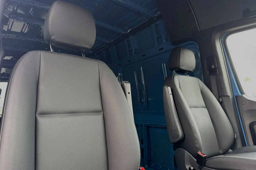 Used 2024 Blue Mercedes-Benz Cargo 144 WB image 17